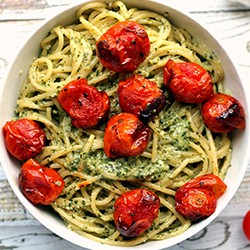 pesto spaghetti with tomatoes